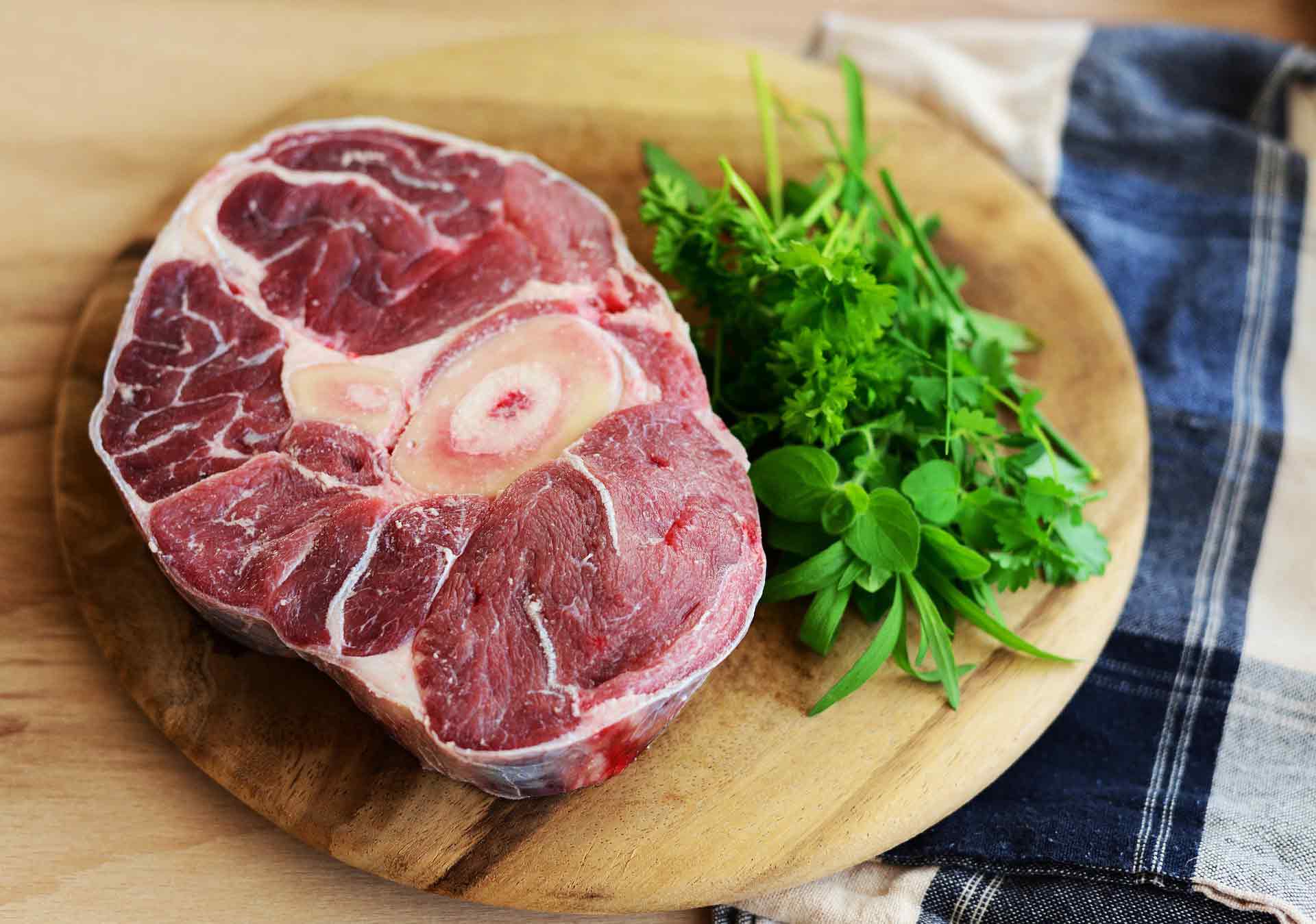 Beinscheibe vom Rind mit Kräutern
